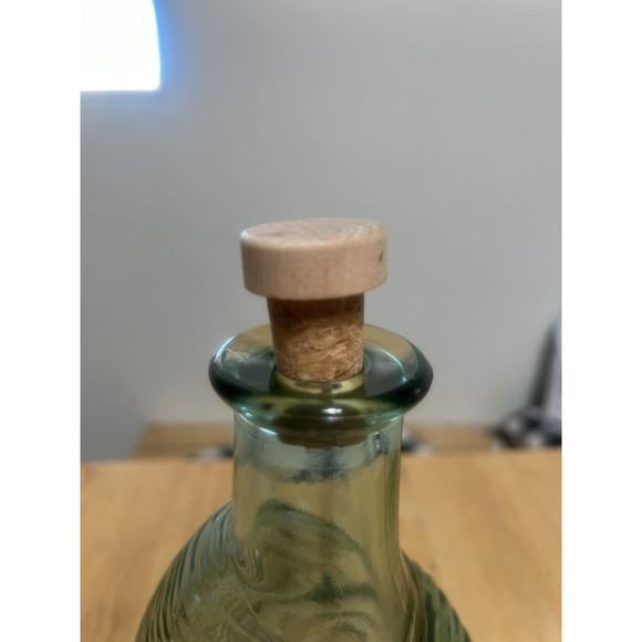 Libbey Green Recycled Glass Shell Bottle Decanter Nautilus Canada - Picture 2 of 3